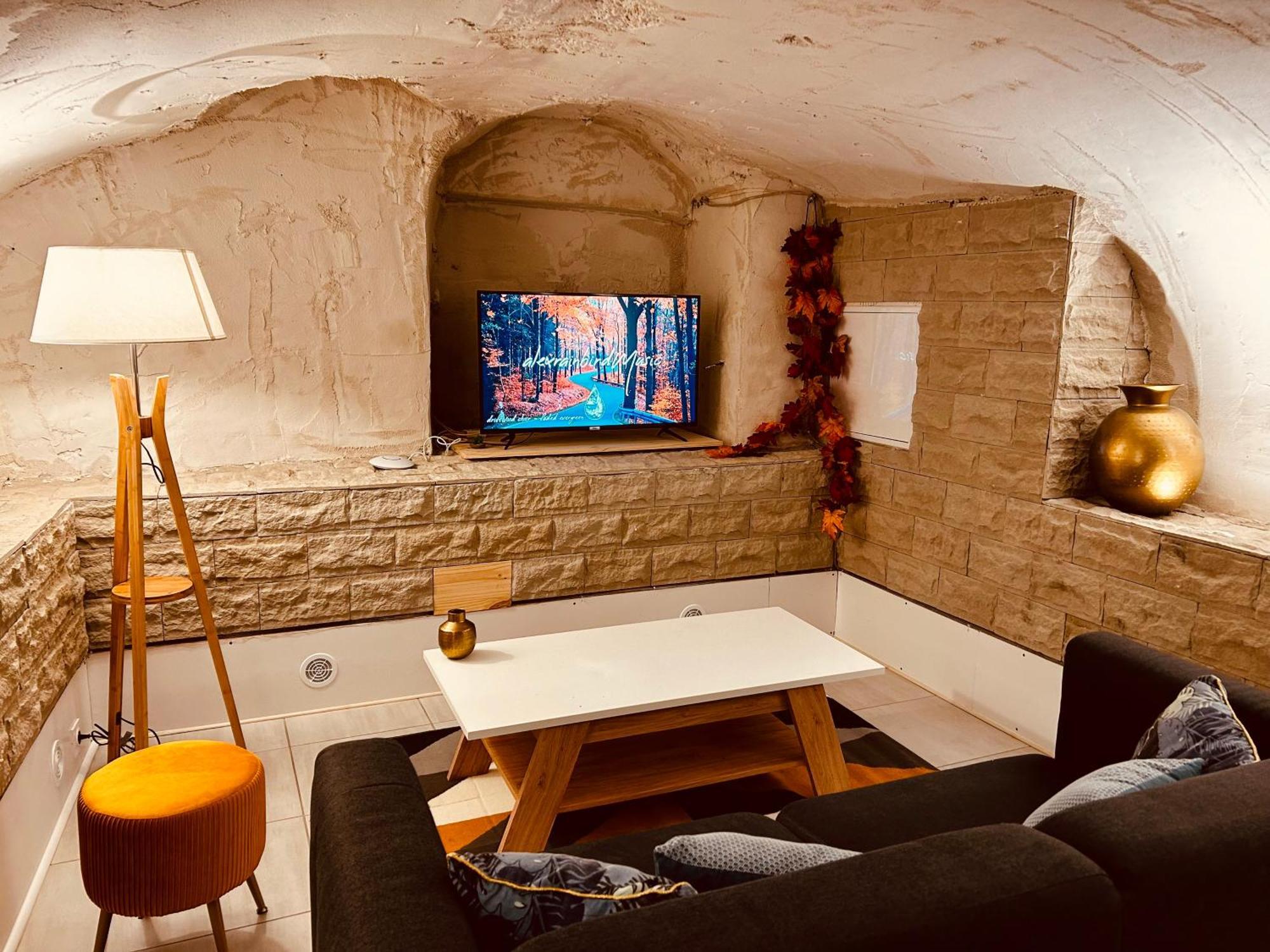 Renaison La Cave Aux Lumieres - Proche Centre-Ville - 2 Chambres - Wifi מראה חיצוני תמונה